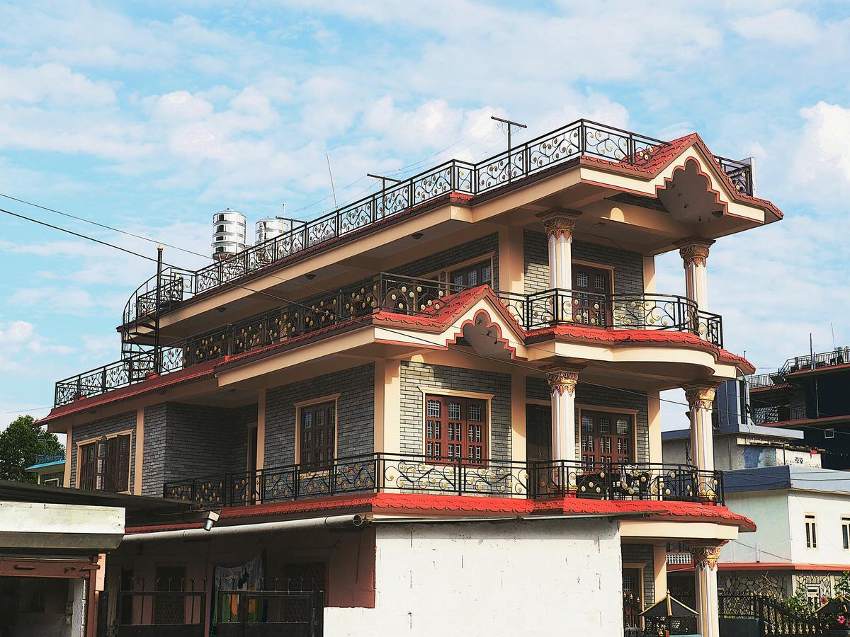 Aroma Tourist Hostel Pokhara Exterior foto